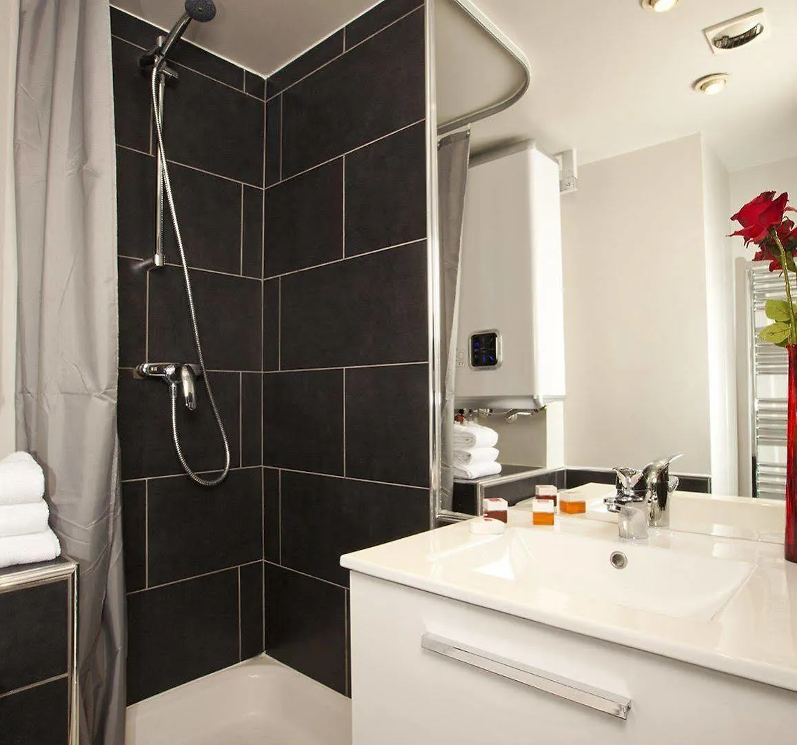 Sejours & Affaires Aix-En-Provence Mirabeau Aparthotel 2*,  France